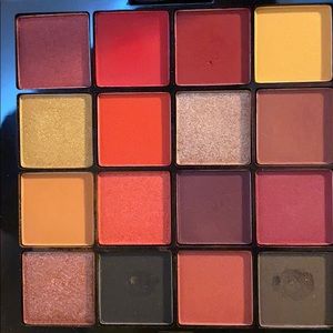 NYD PROFESSIONAL MAKEUP ULTIMATE EYESHADOW PALLETE